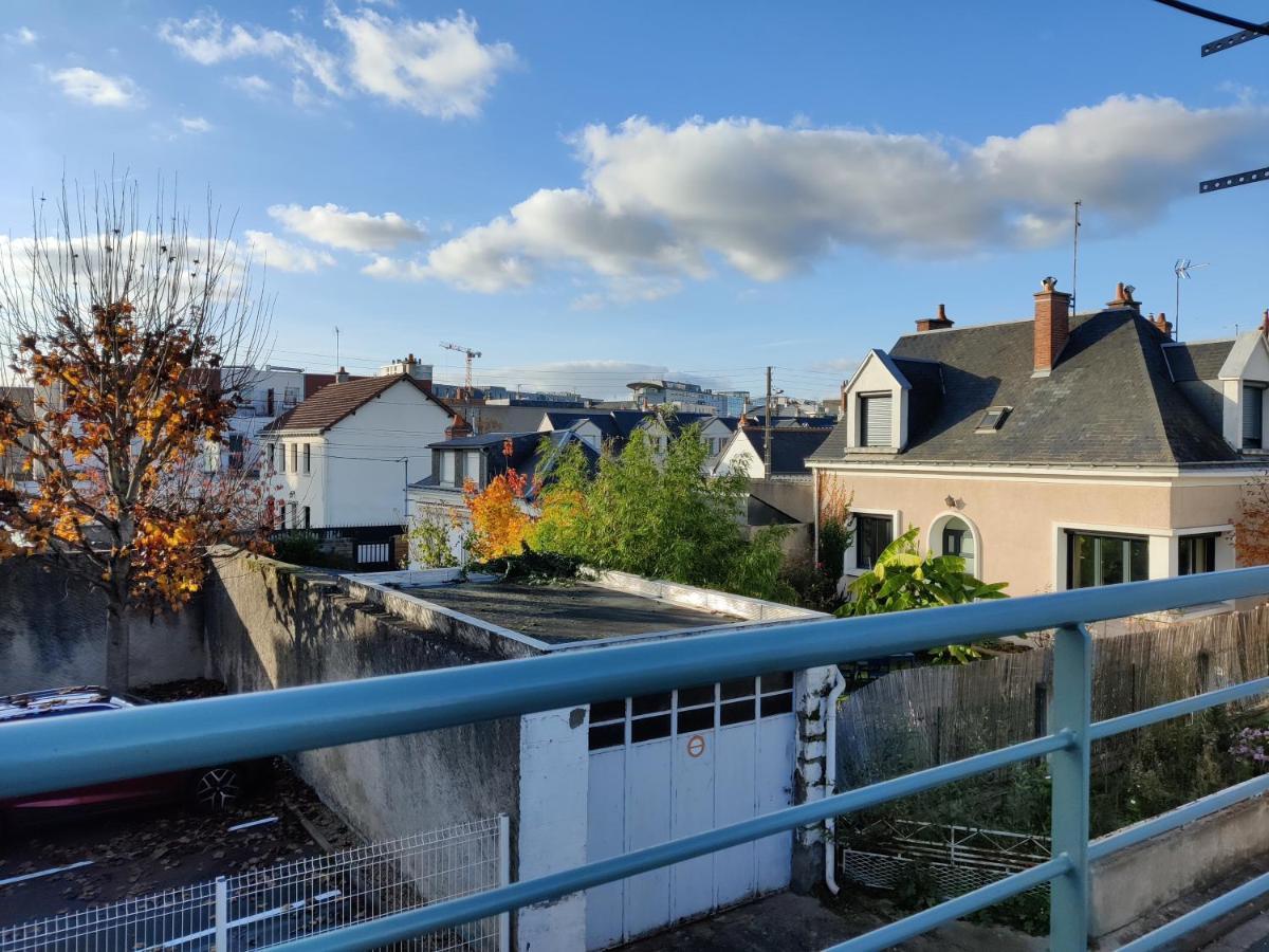Studio équipé, grande terrasse, à côté de la gare Tours Exterior foto